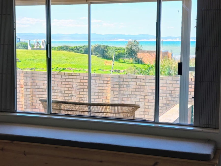 5 Bedroom Property for Sale in Wavecrest Eastern Cape